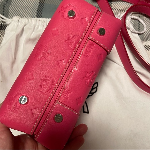 MCM logo embossed crossbody bag - Picture 4 of 16
